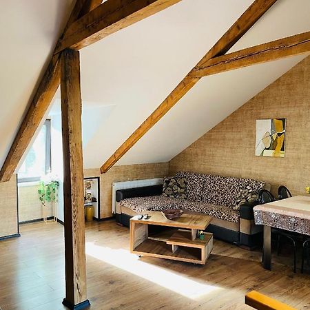 Beautiful Apartment On Atoneli Tbilisi Esterno foto