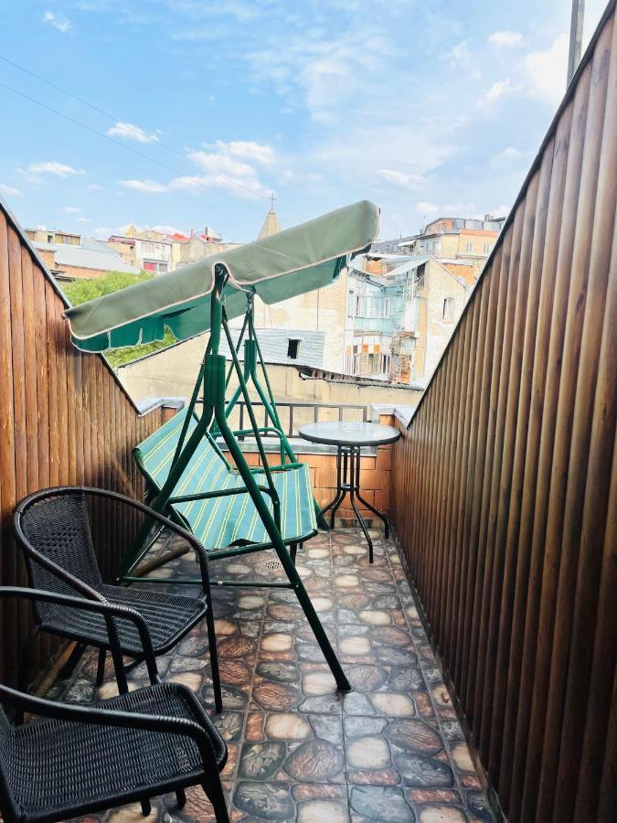 Beautiful Apartment On Atoneli Tbilisi Esterno foto