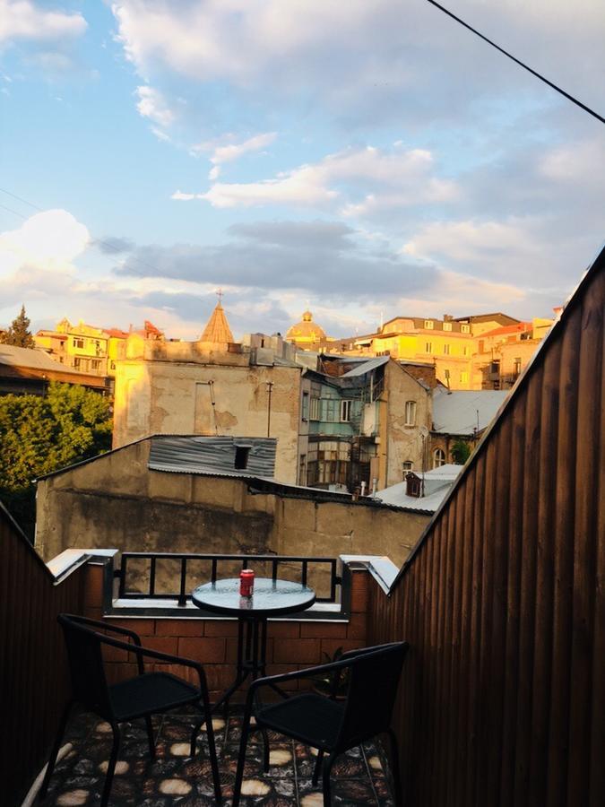 Beautiful Apartment On Atoneli Tbilisi Esterno foto